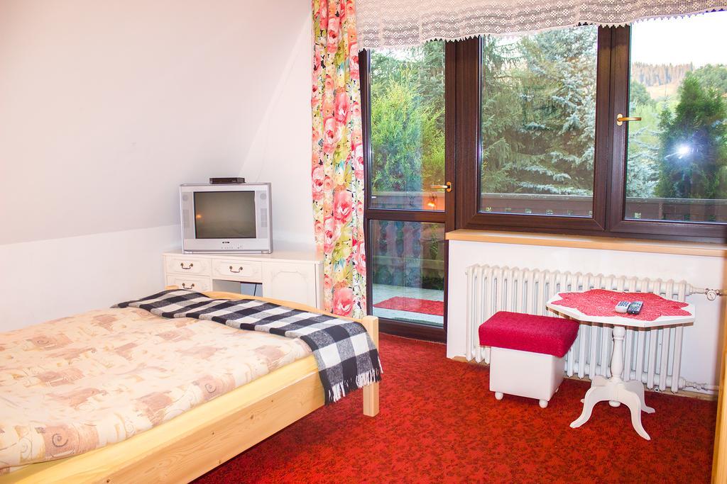 Hacjenda - Apartamenty I Pokoje Goscinne Czarna Góra Extérieur photo